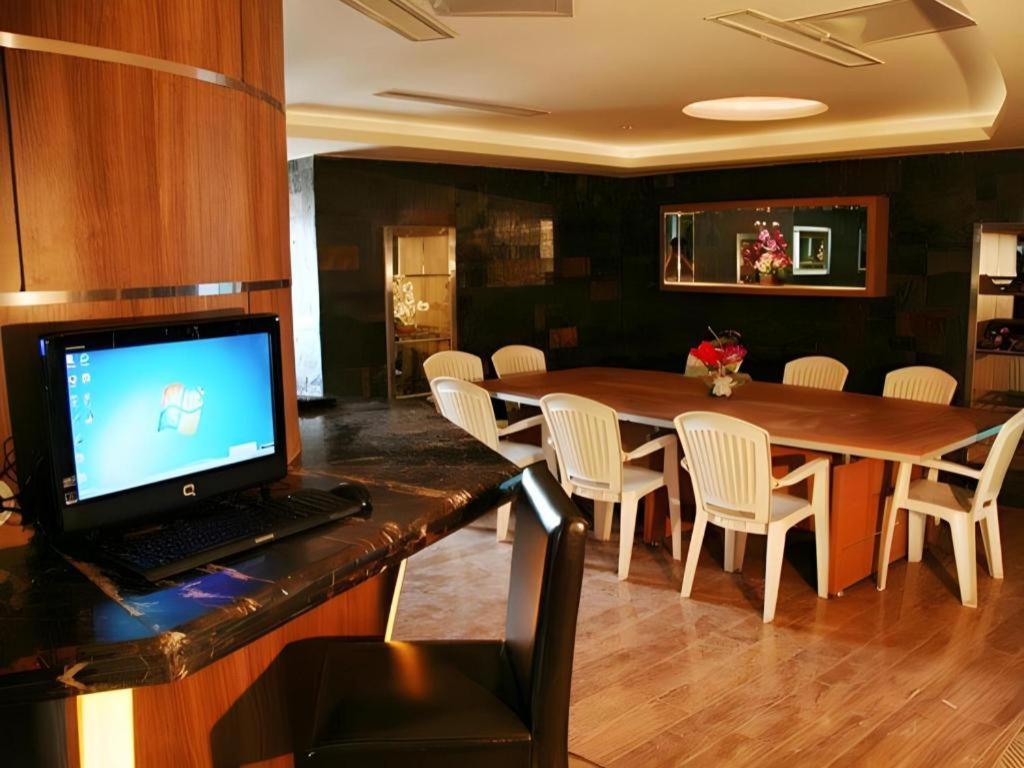 Jinan Yuquan Simpson Hotel Exterior foto